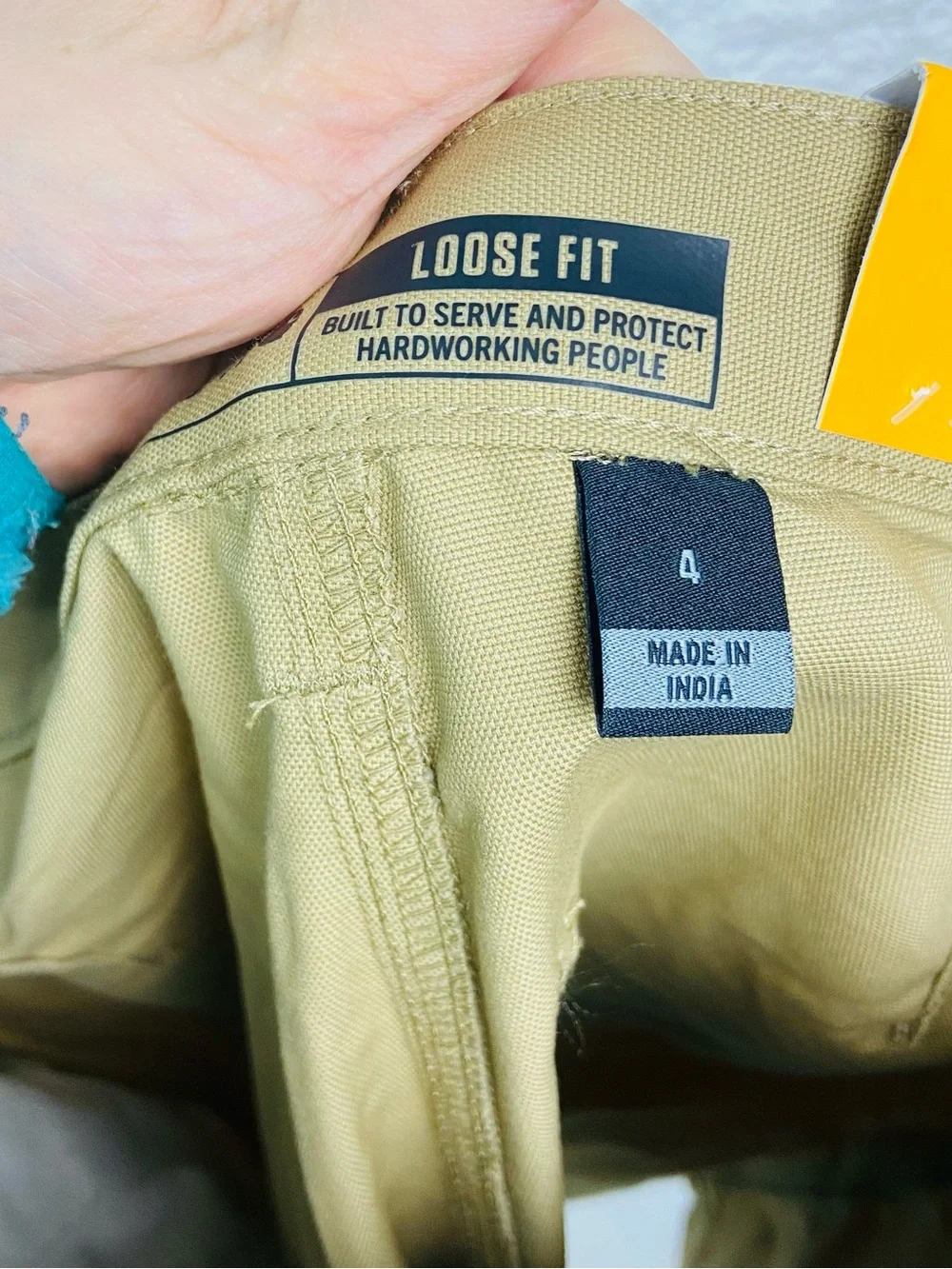 NWT Carhartt rugged professional loose fit Tan Work Bermudas - Straight Fit SZ 4